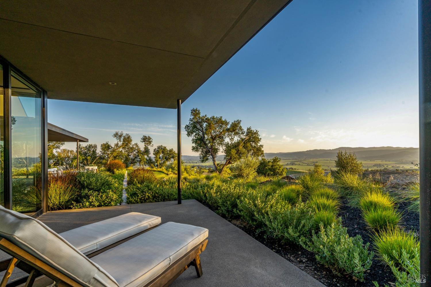 1200 Loma Vista Dr