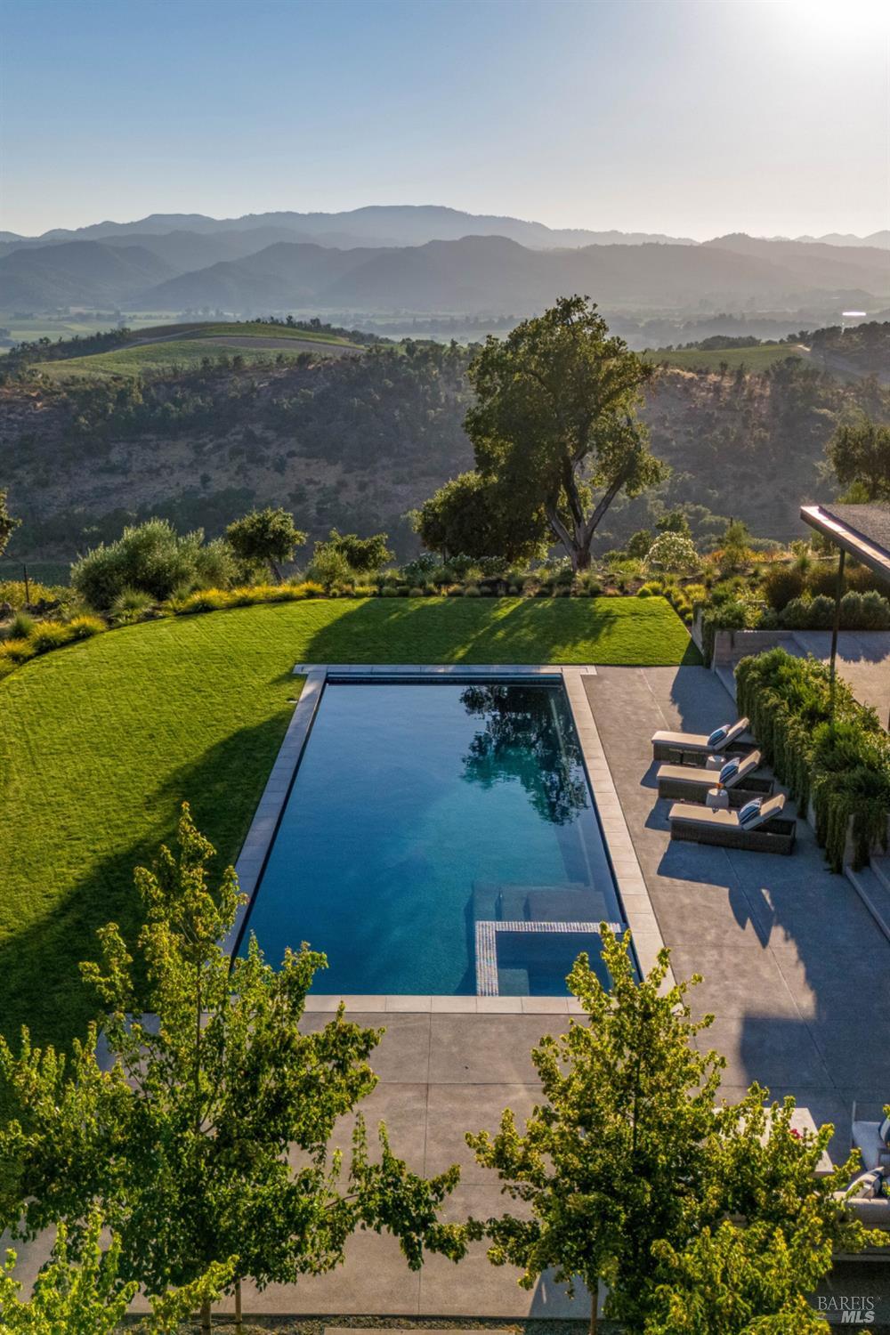 1200 Loma Vista Dr