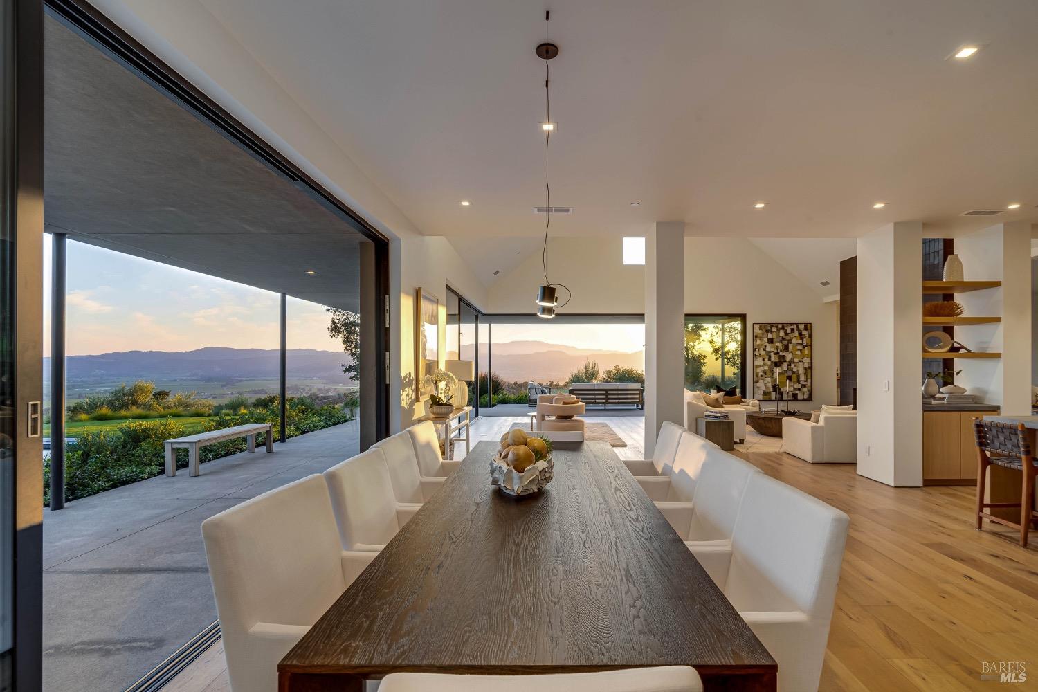 1200 Loma Vista Dr