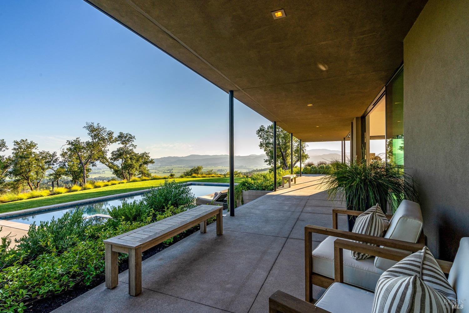 1200 Loma Vista Dr