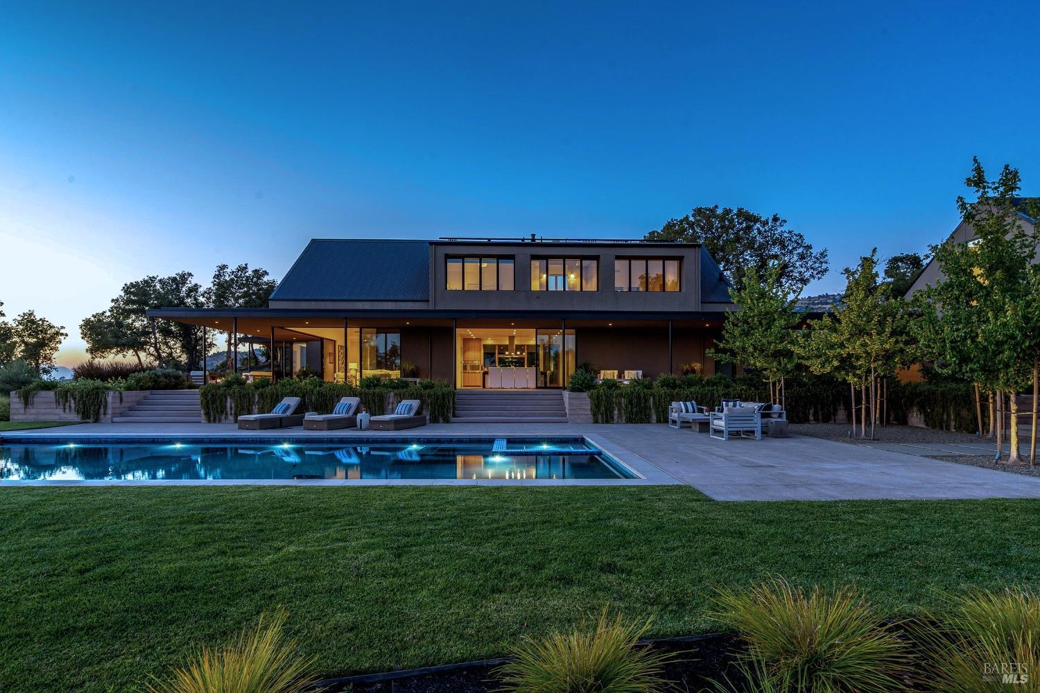 1200 Loma Vista Dr