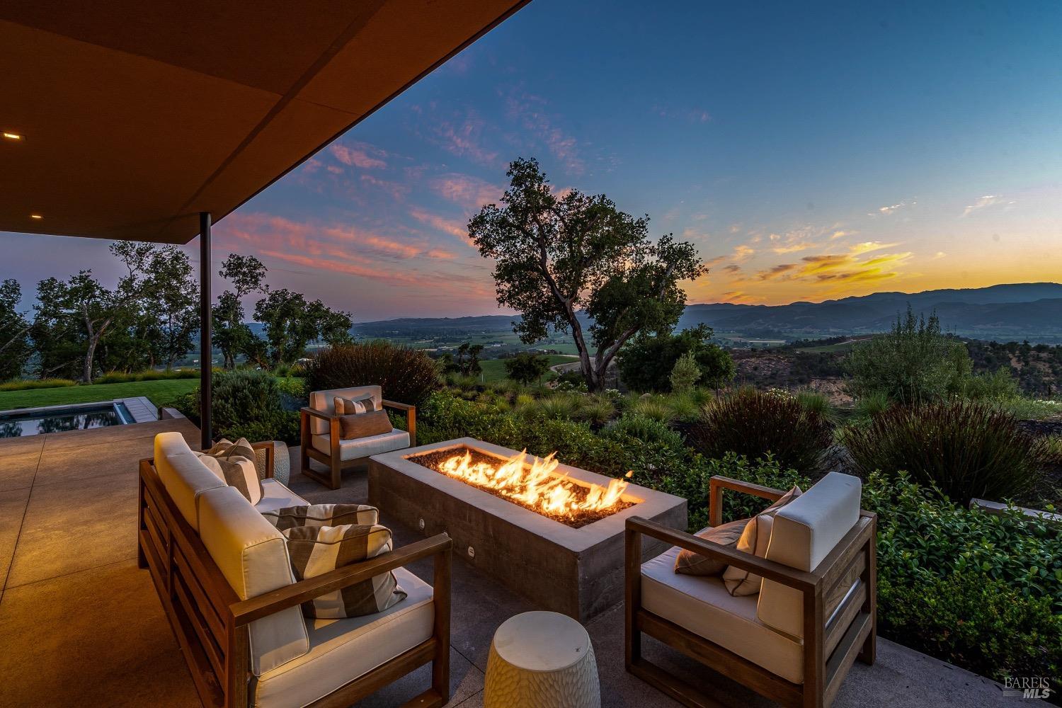 1200 Loma Vista Dr