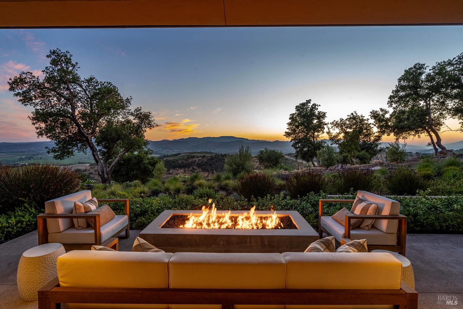1200 Loma Vista Dr