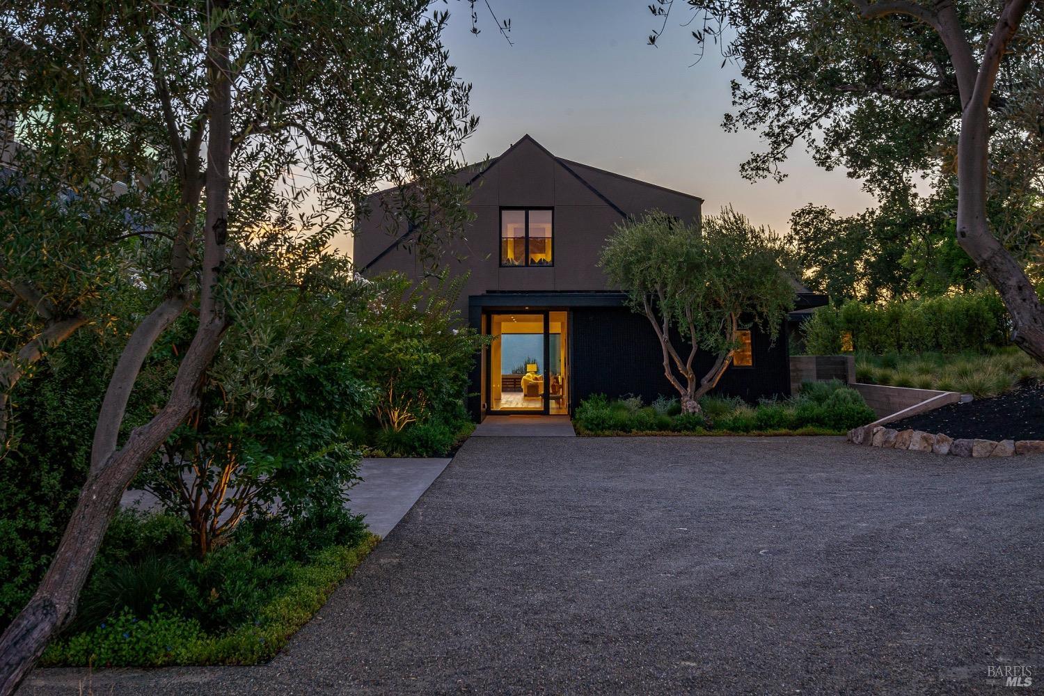 1200 Loma Vista Dr
