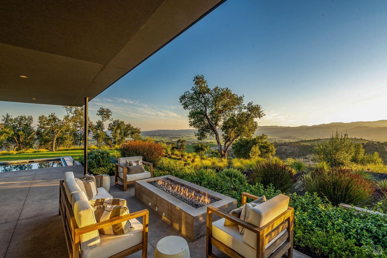 1200 Loma Vista Dr