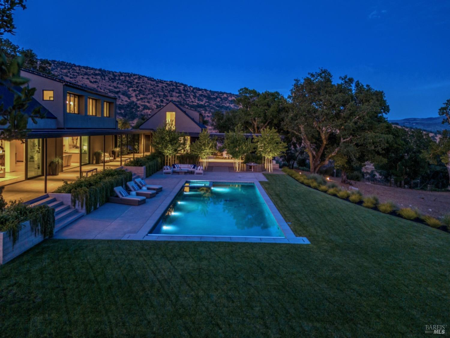 1200 Loma Vista Dr