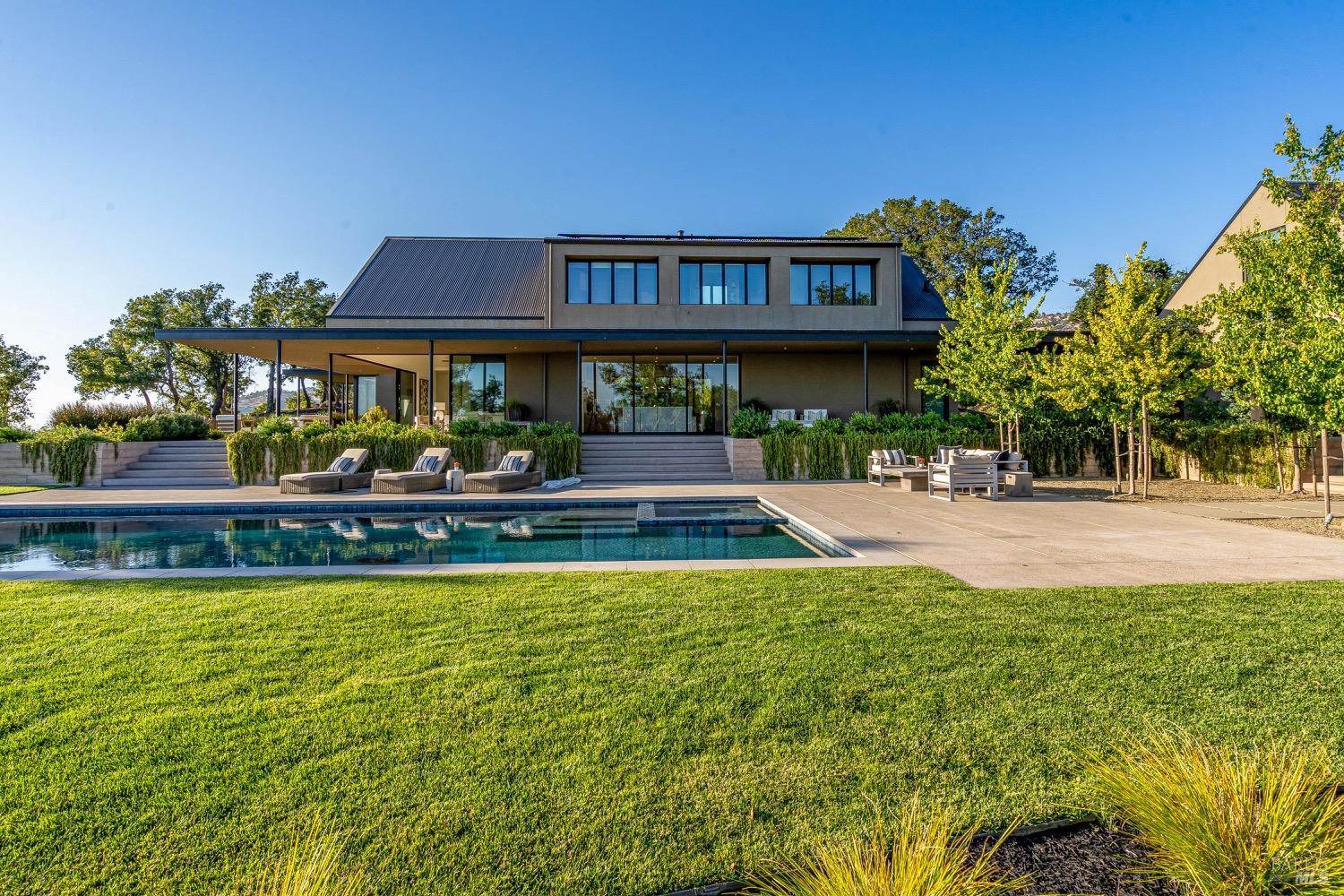 1200 Loma Vista Dr
