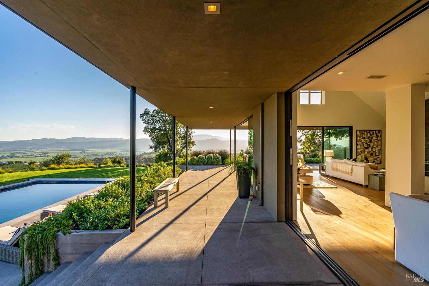 1200 Loma Vista Dr