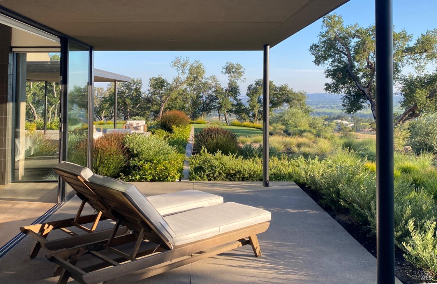 1200 Loma Vista Dr