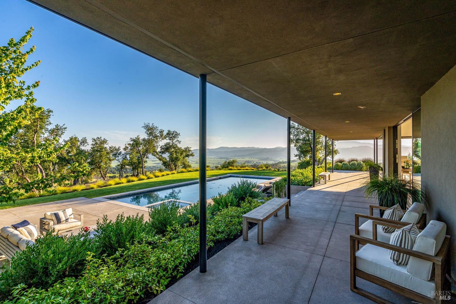 1200 Loma Vista Dr