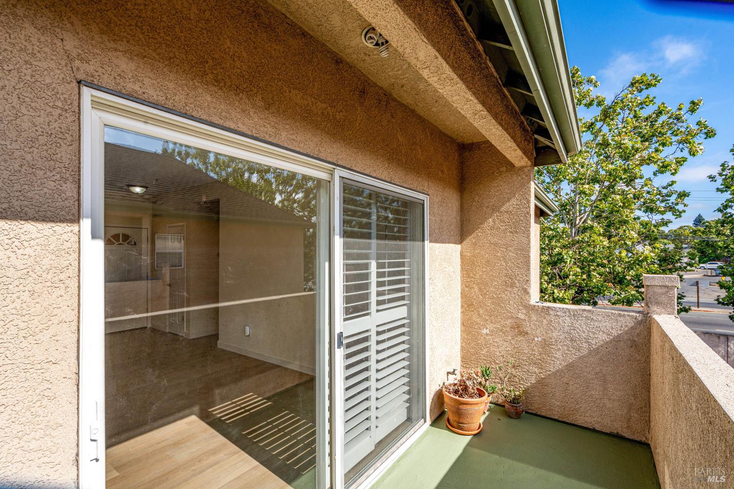 32 Bridgegate Way