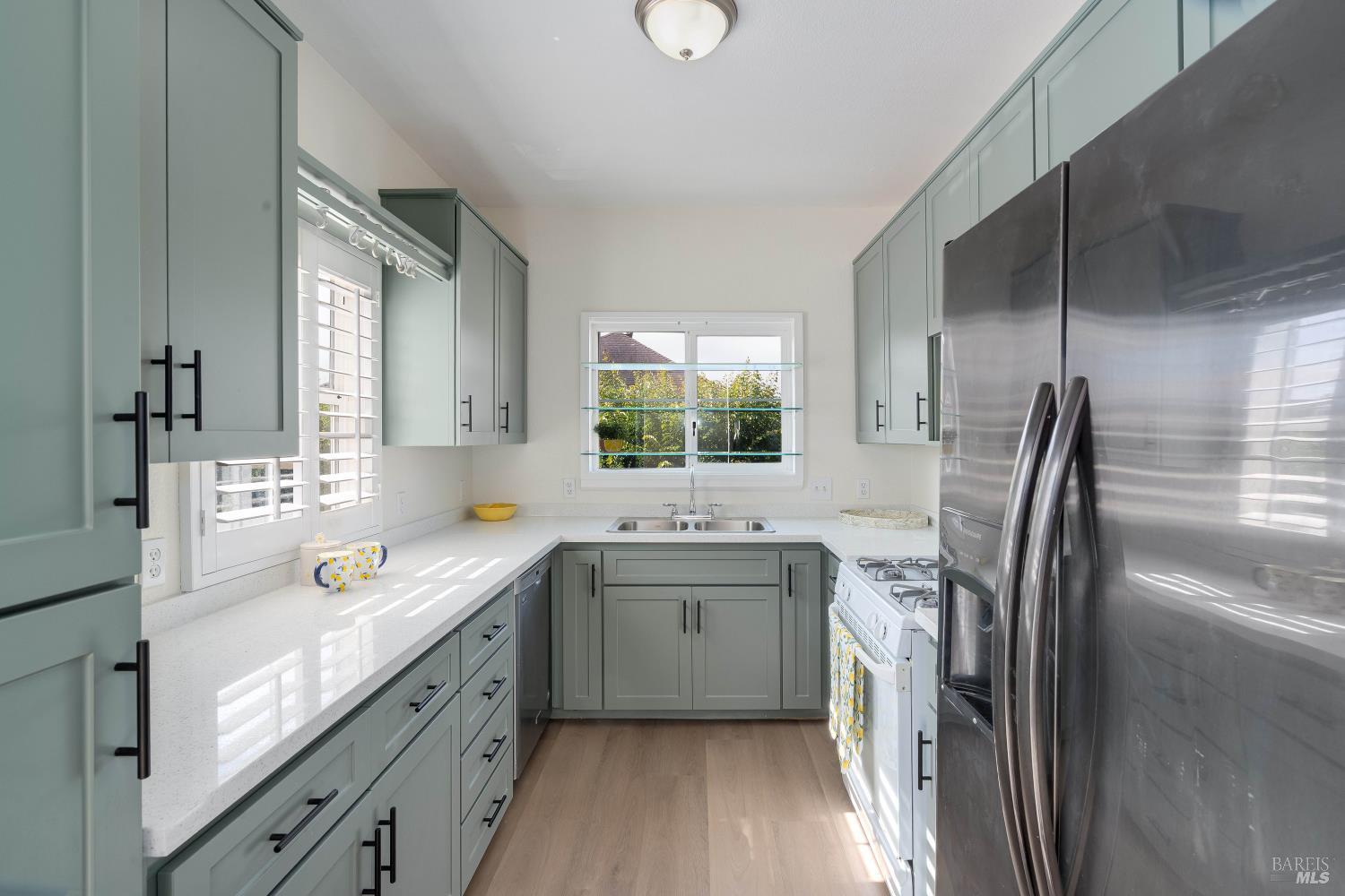 32 Bridgegate Way