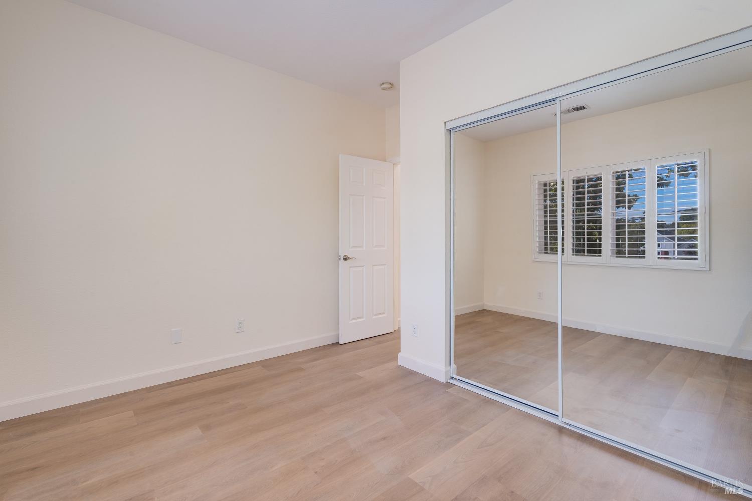 32 Bridgegate Way