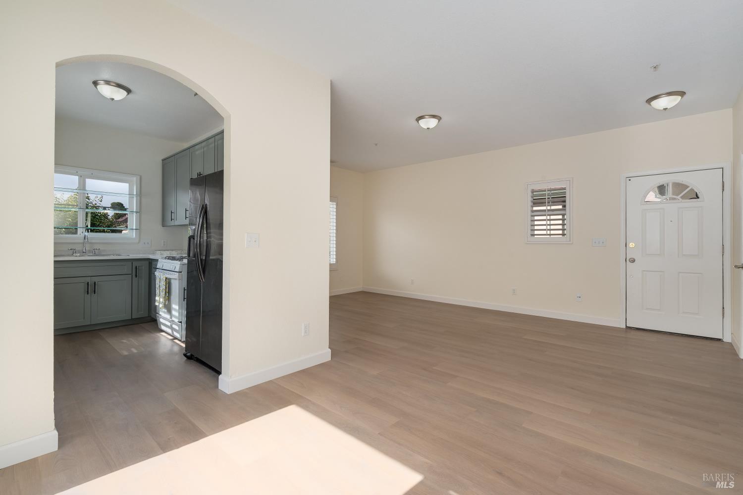 32 Bridgegate Way