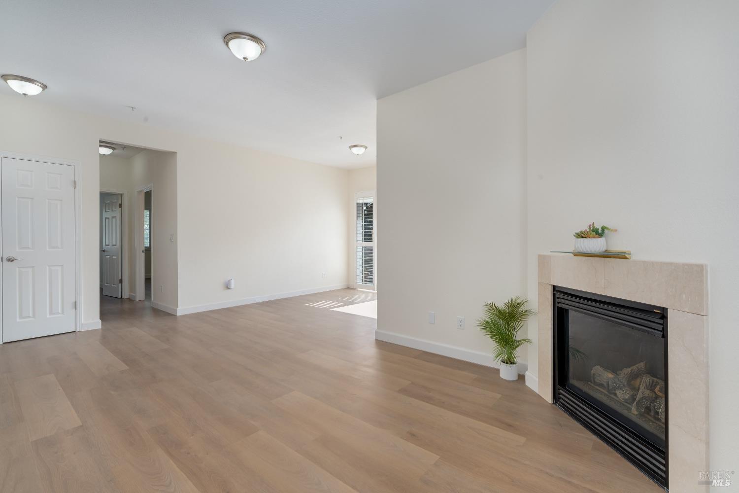 32 Bridgegate Way