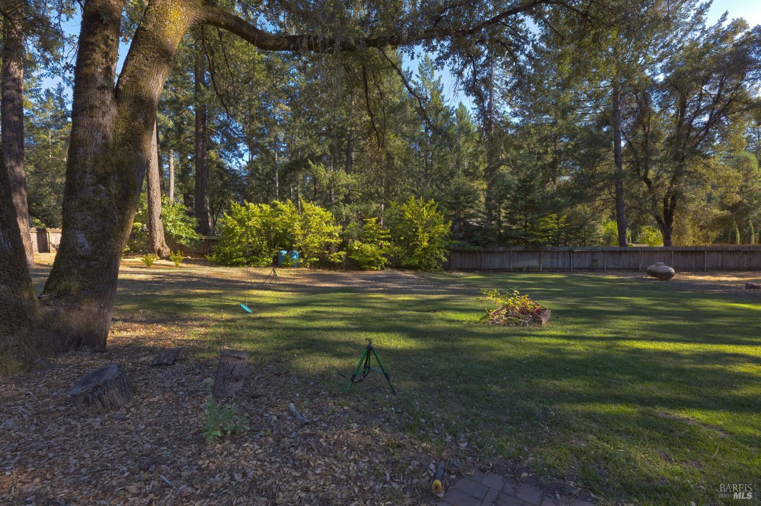 1050 White Cottage Rd N