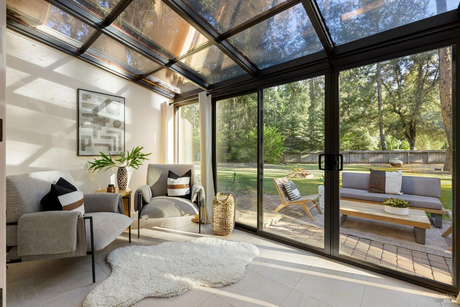 1050 White Cottage Rd N