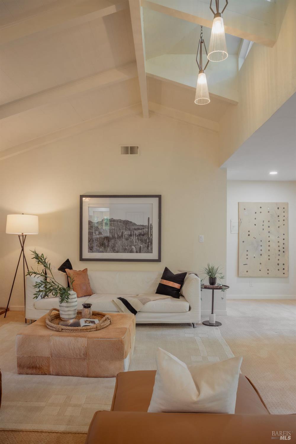 1050 White Cottage Rd N