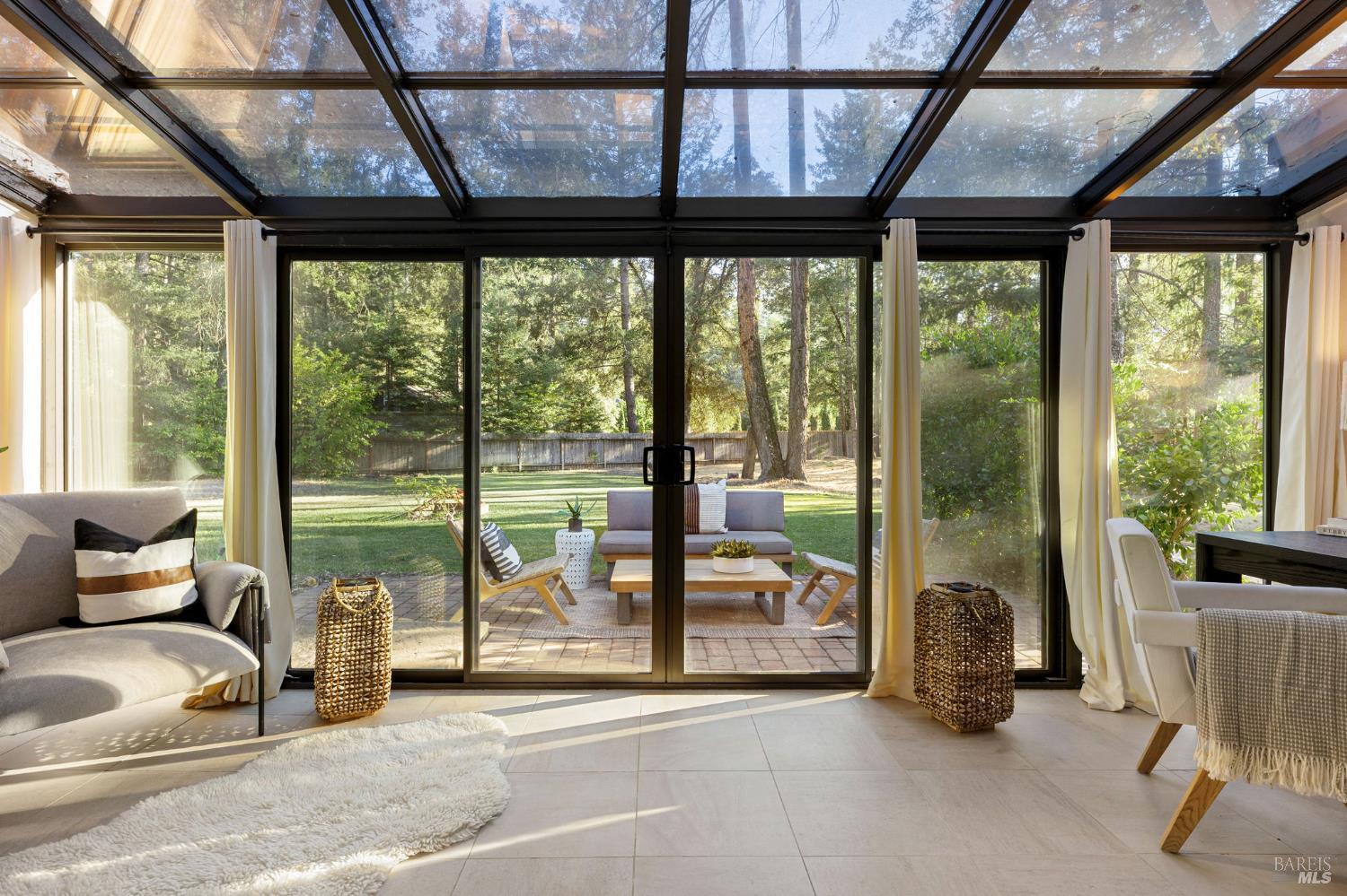 1050 White Cottage Rd N