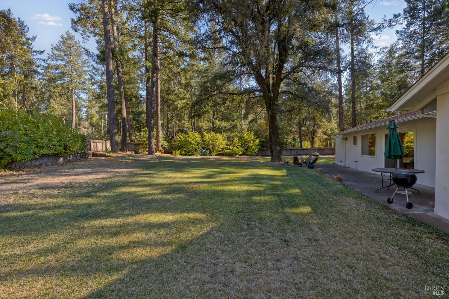 1050 White Cottage Rd N