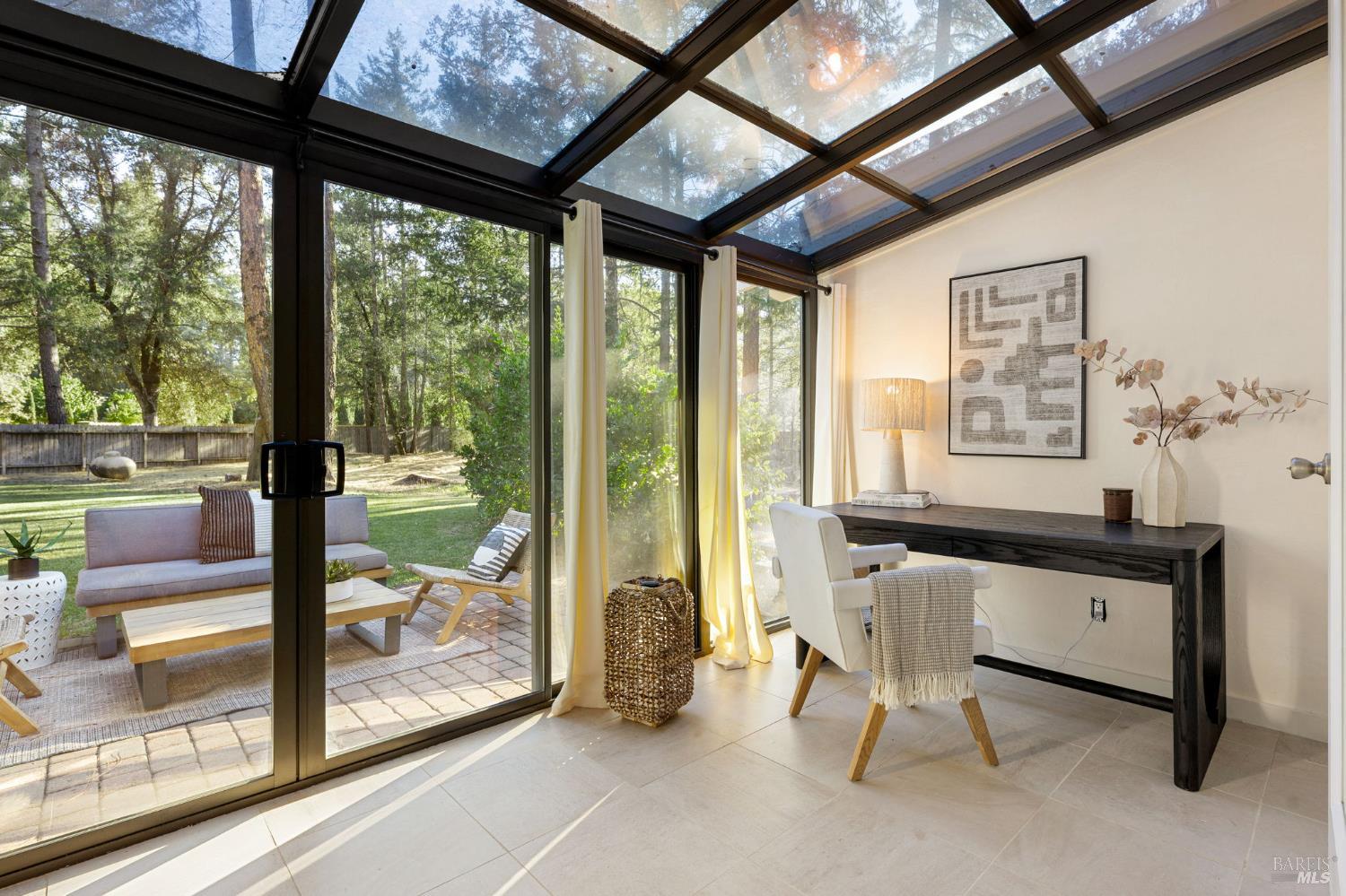 1050 White Cottage Rd N