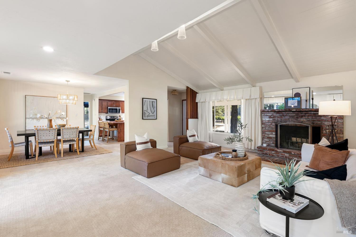 1050 White Cottage Rd N