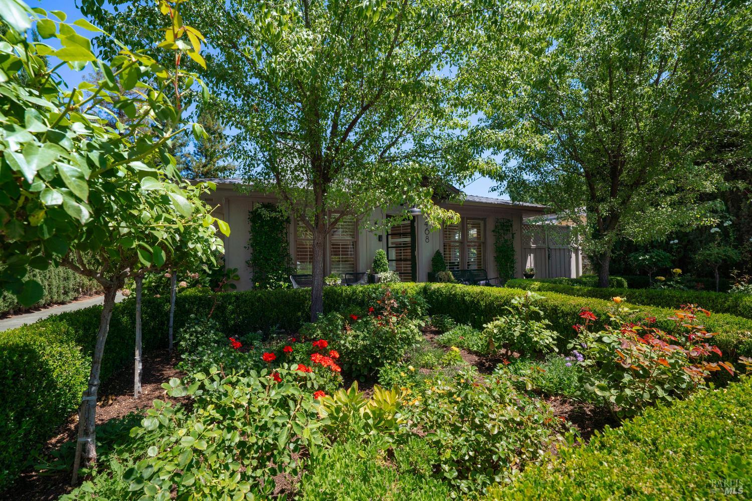1468 Kearney St