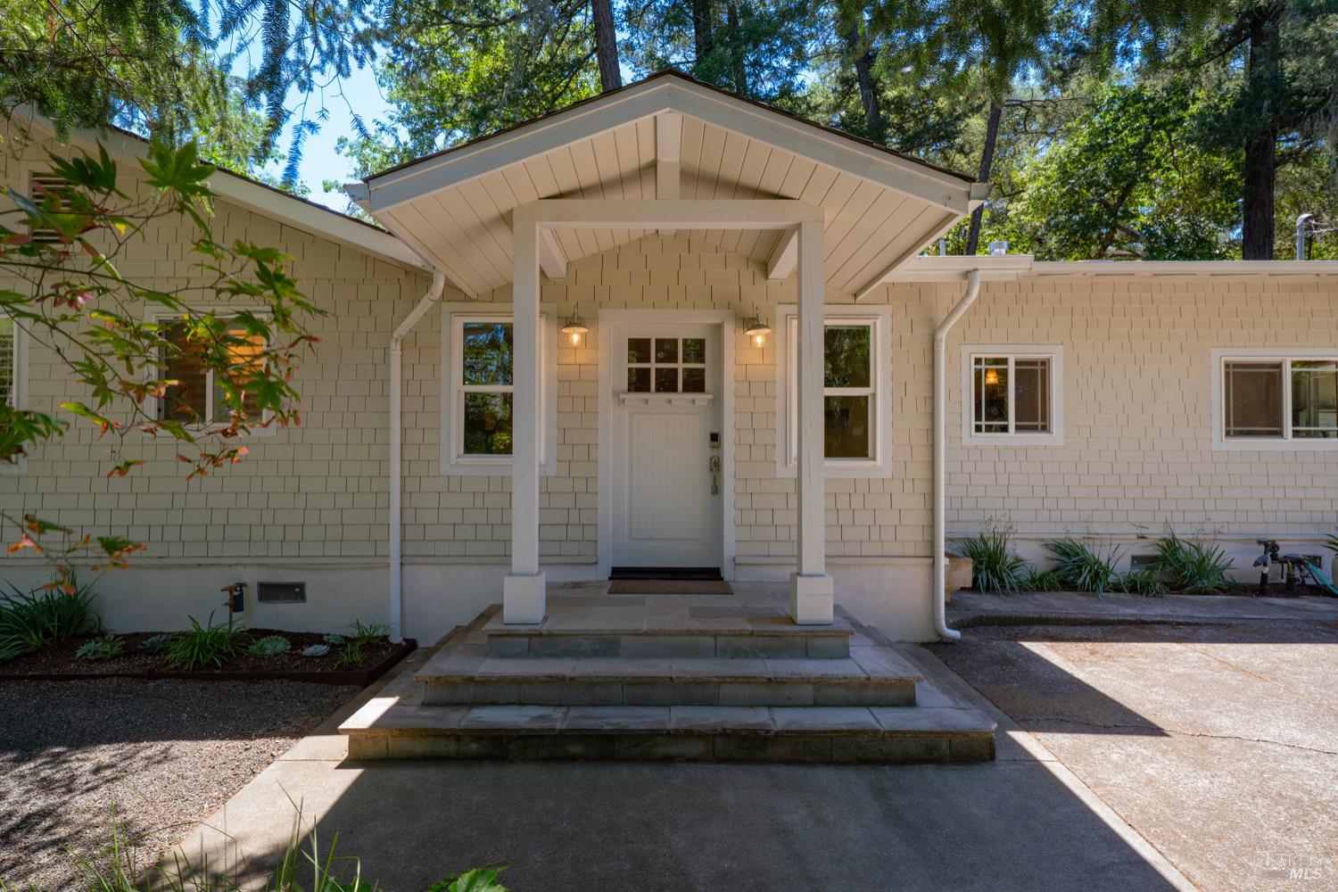1607 Foothill Blvd