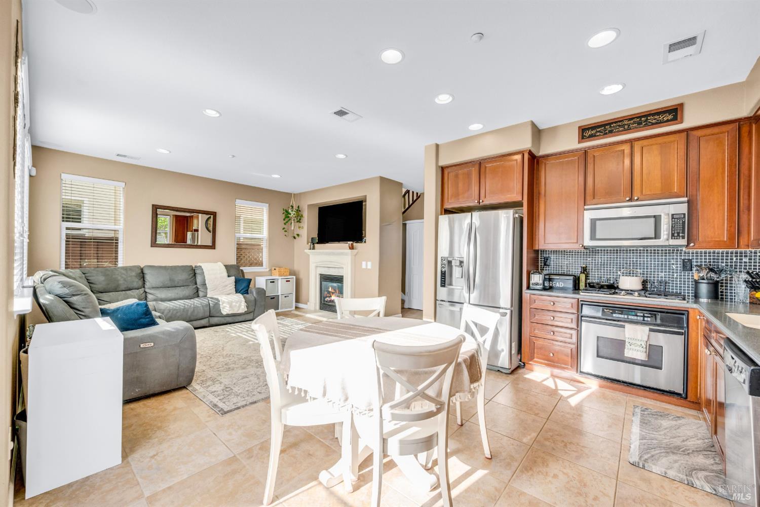 563 Abruzzi Ct