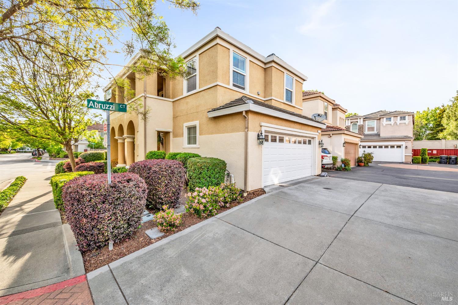563 Abruzzi Ct