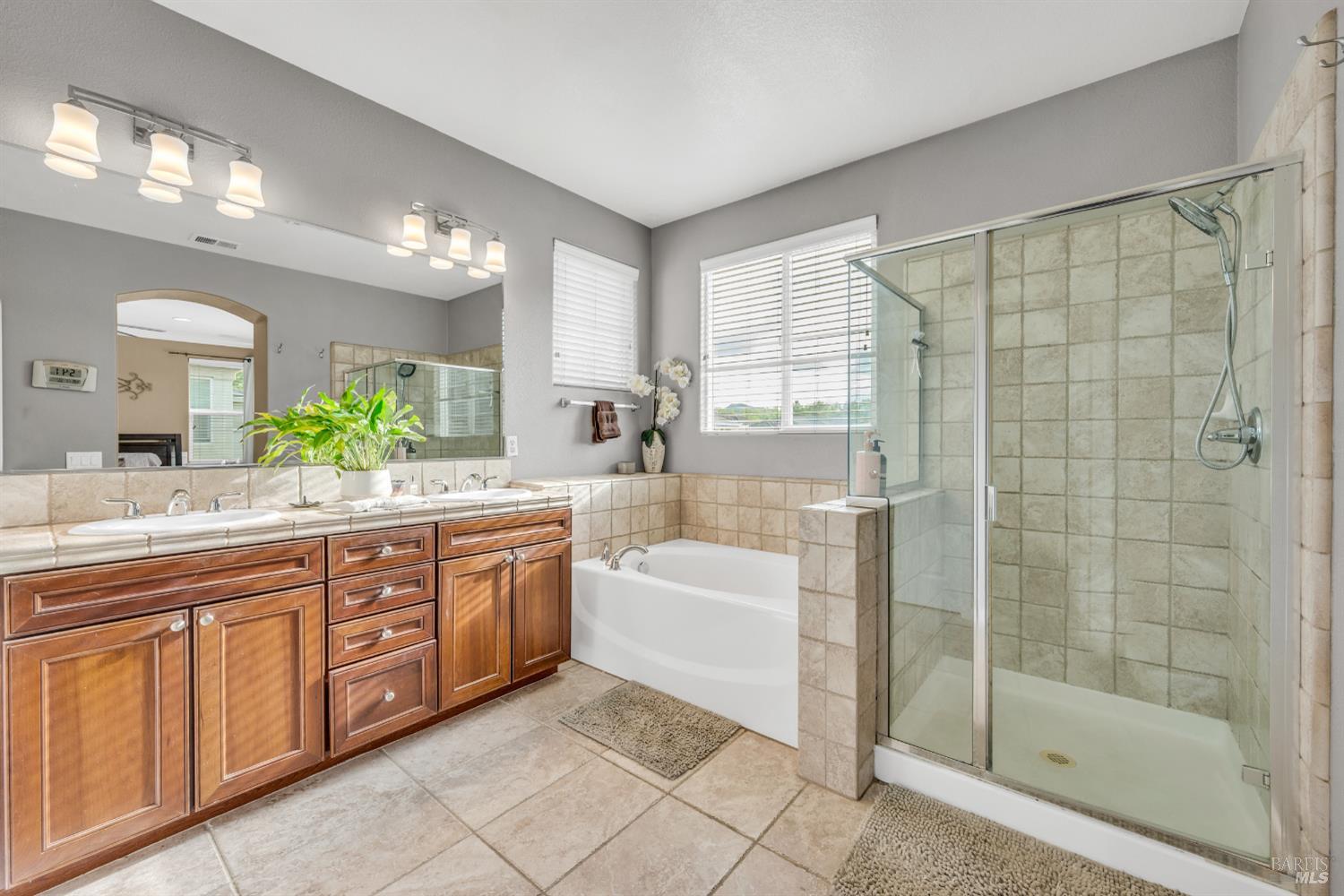 563 Abruzzi Ct