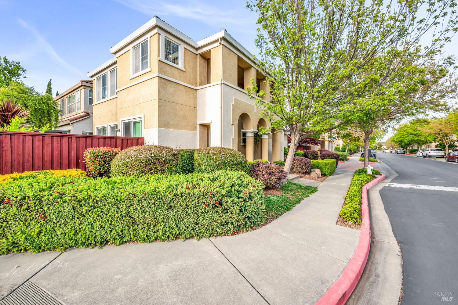 563 Abruzzi Ct