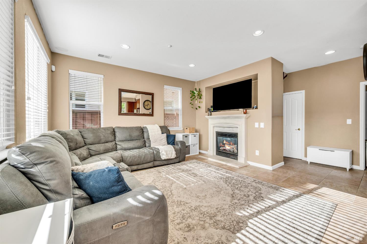 563 Abruzzi Ct