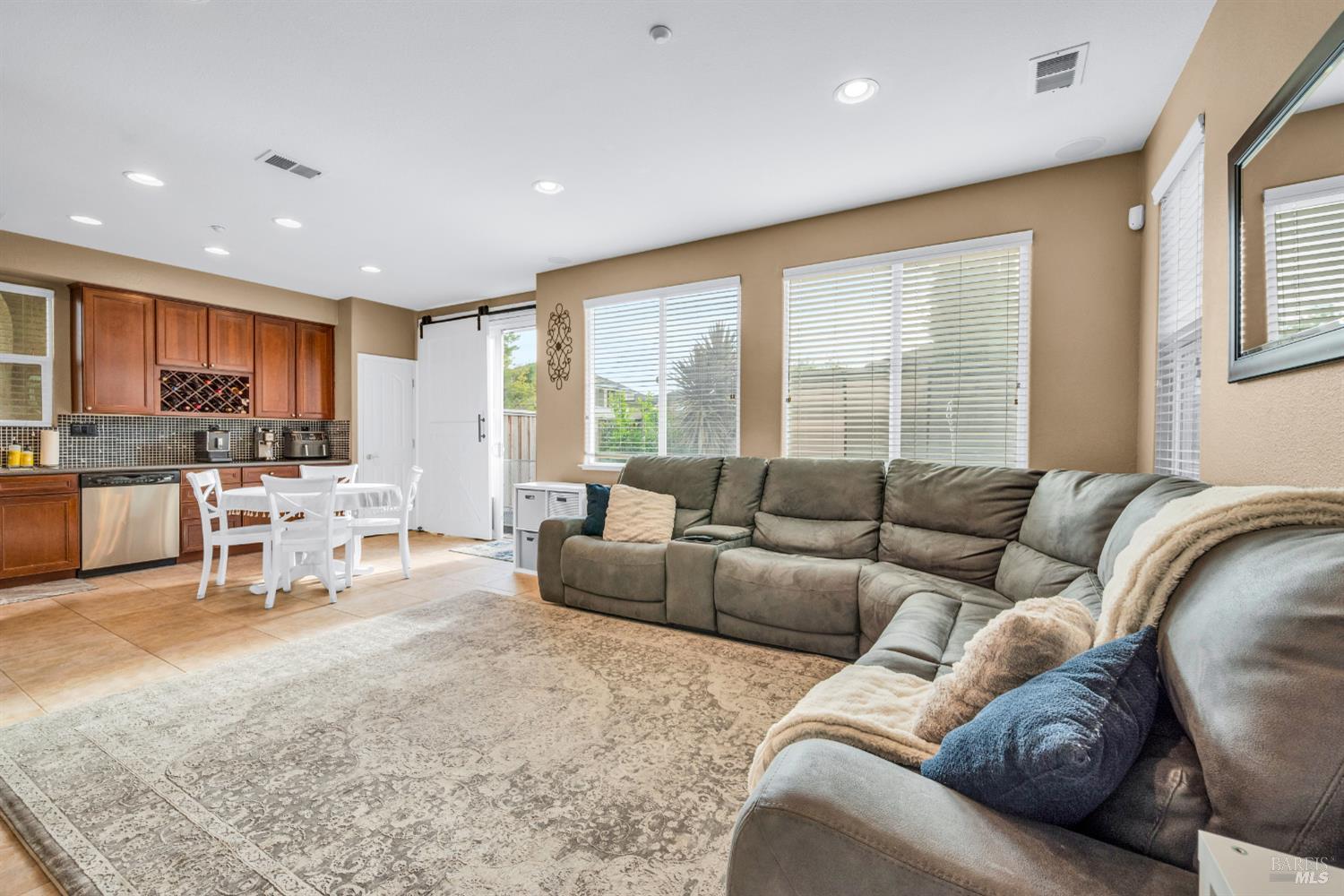 563 Abruzzi Ct