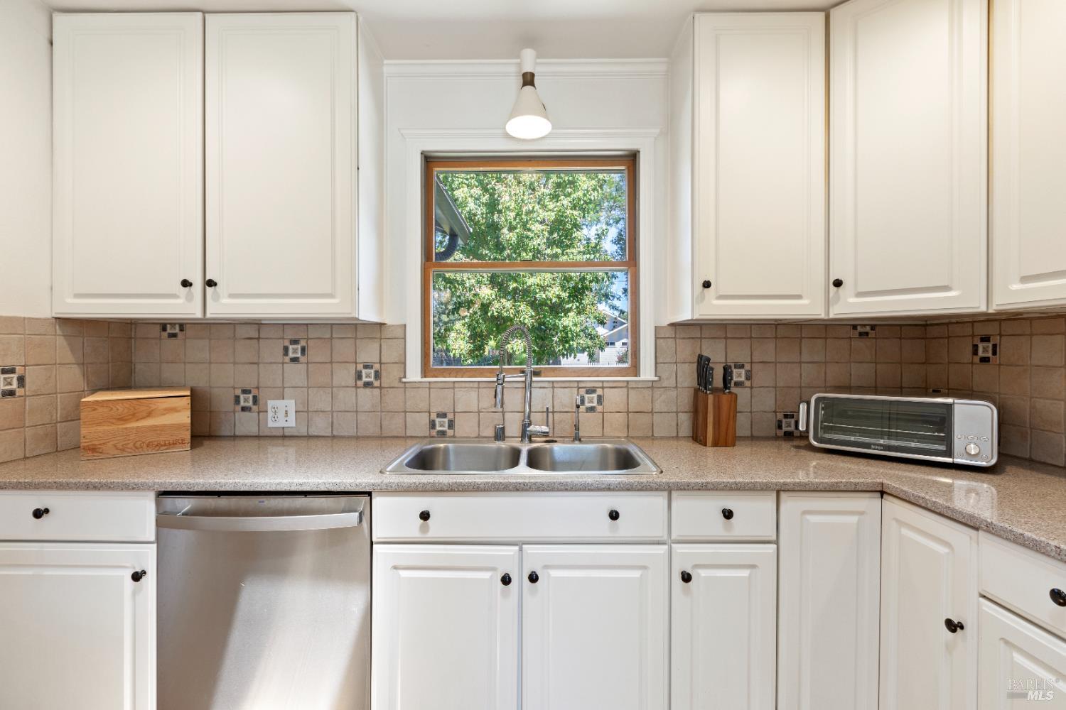 2067 W Lincoln Street