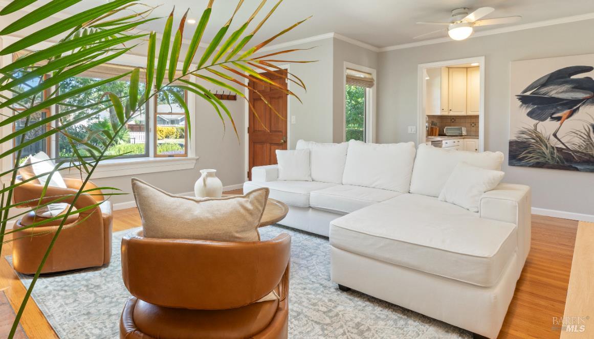 2067 W Lincoln Street