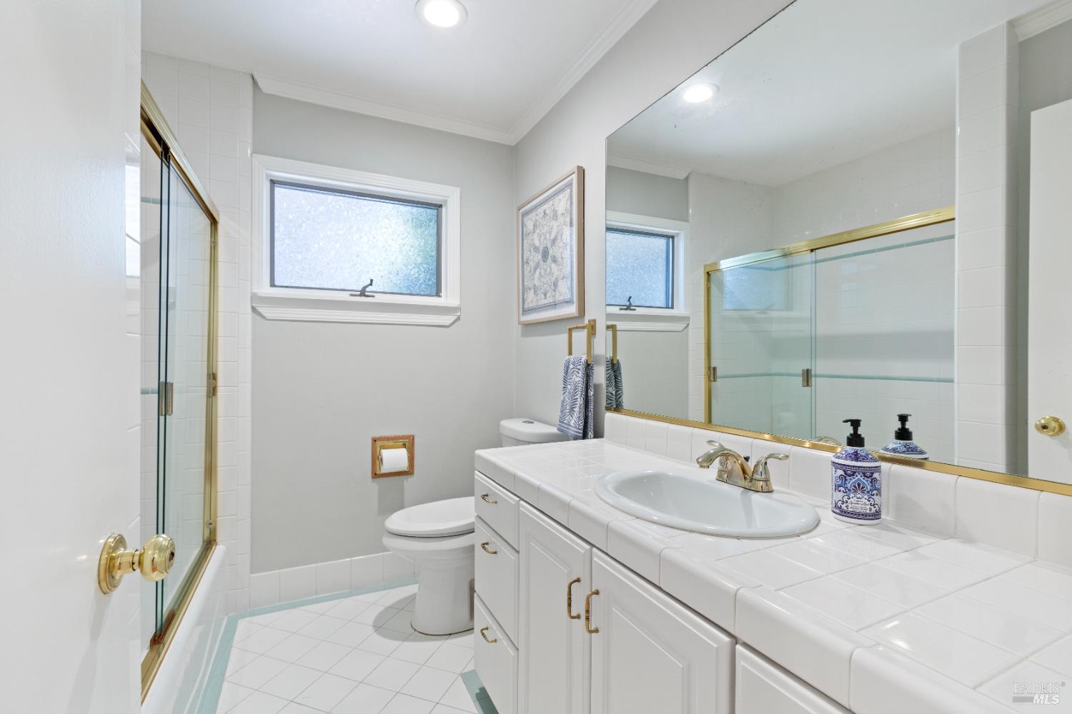 2067 W Lincoln Street