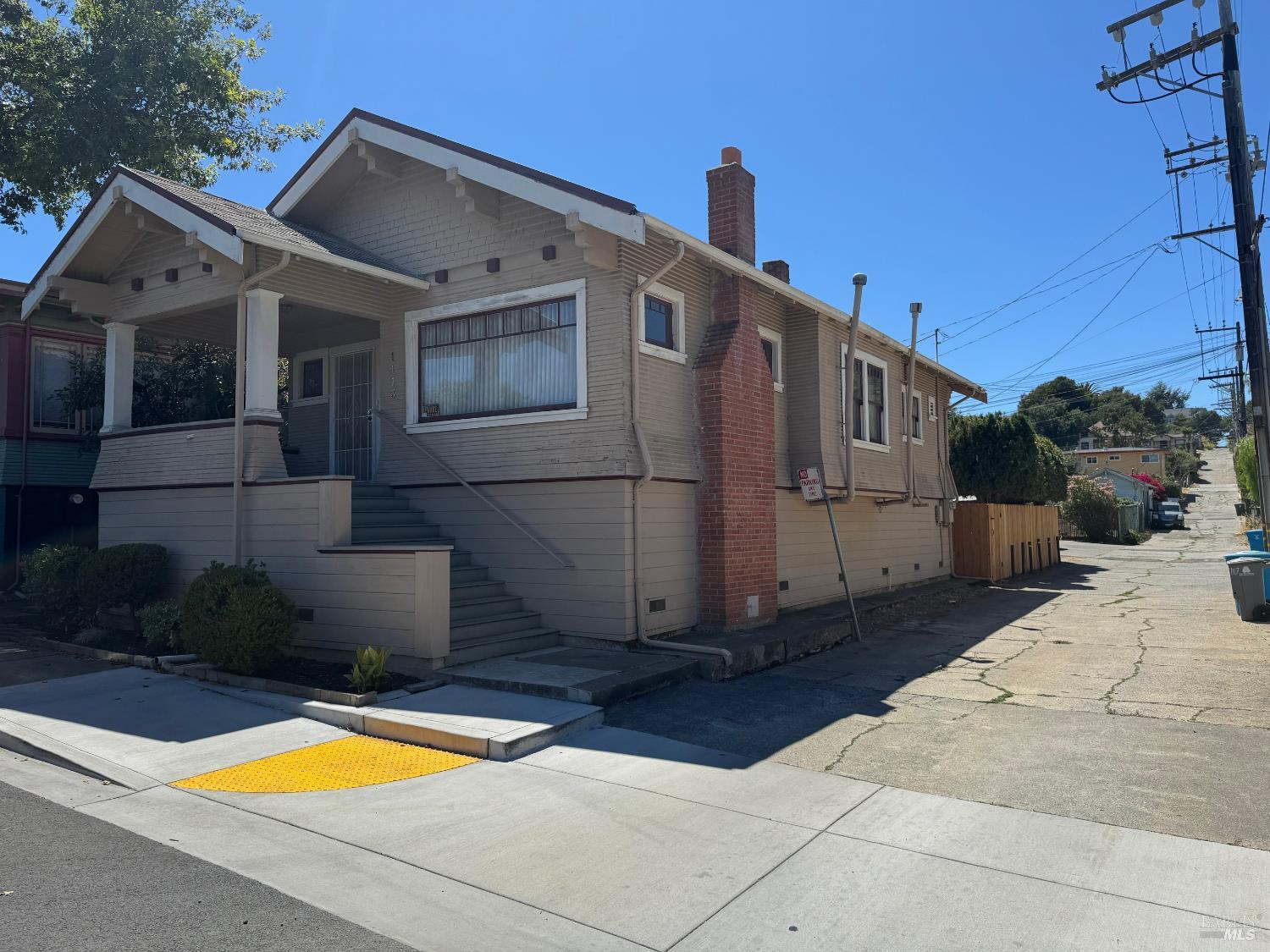 1113 Sacramento Street