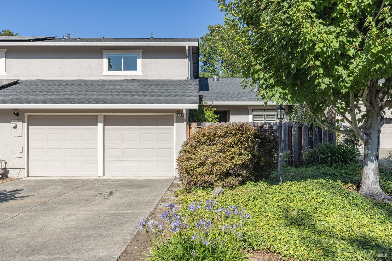 2576 Hidden Valley Ln