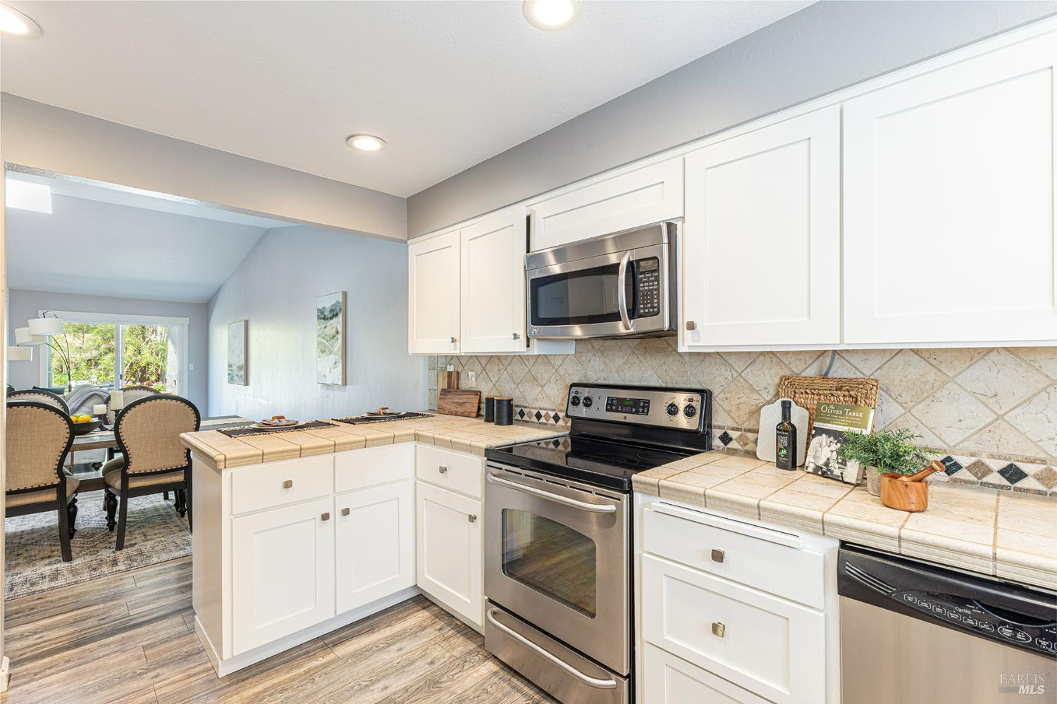 2576 Hidden Valley Ln