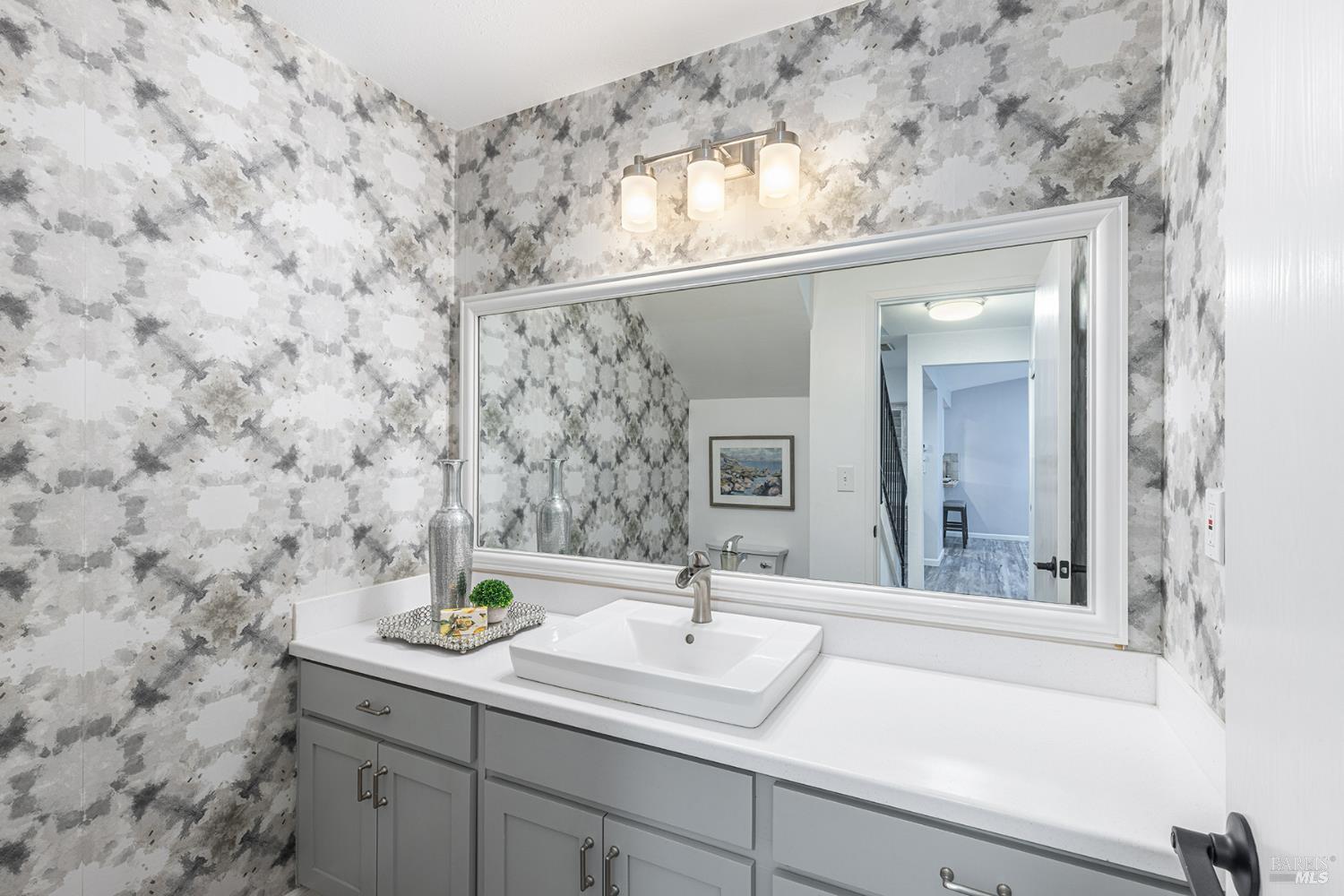 2576 Hidden Valley Ln