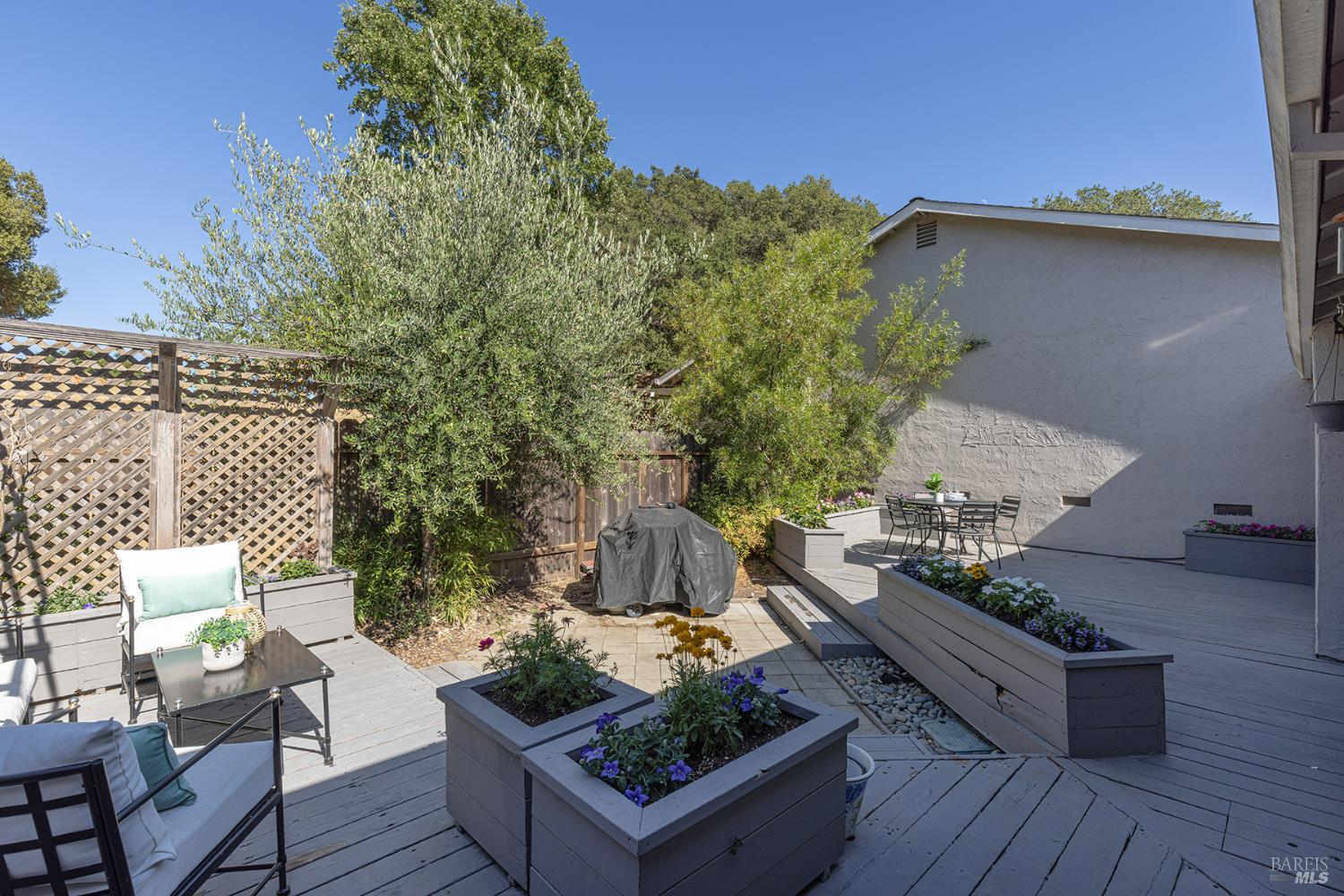 2576 Hidden Valley Ln