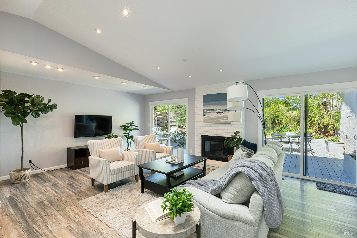 2576 Hidden Valley Ln