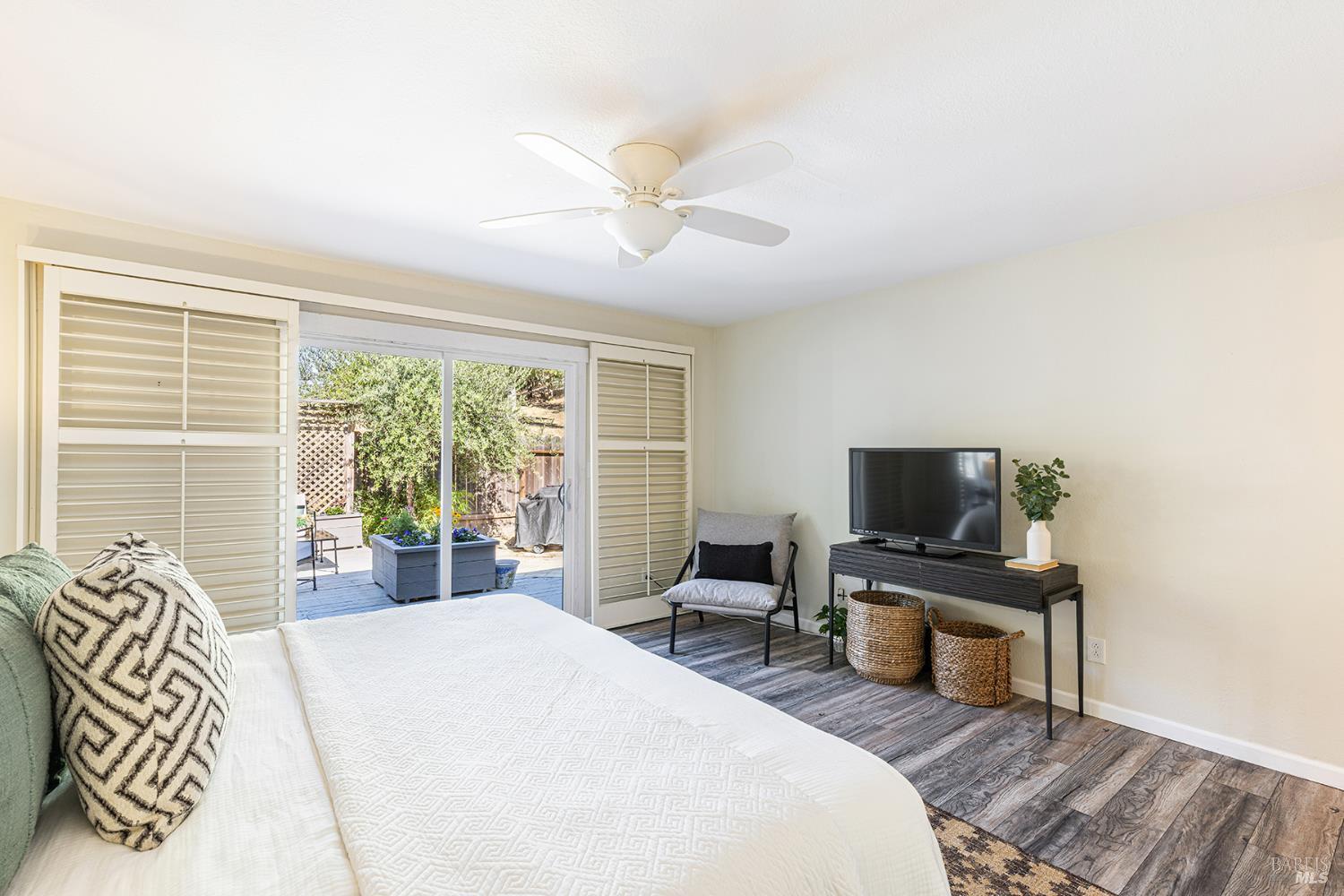 2576 Hidden Valley Ln