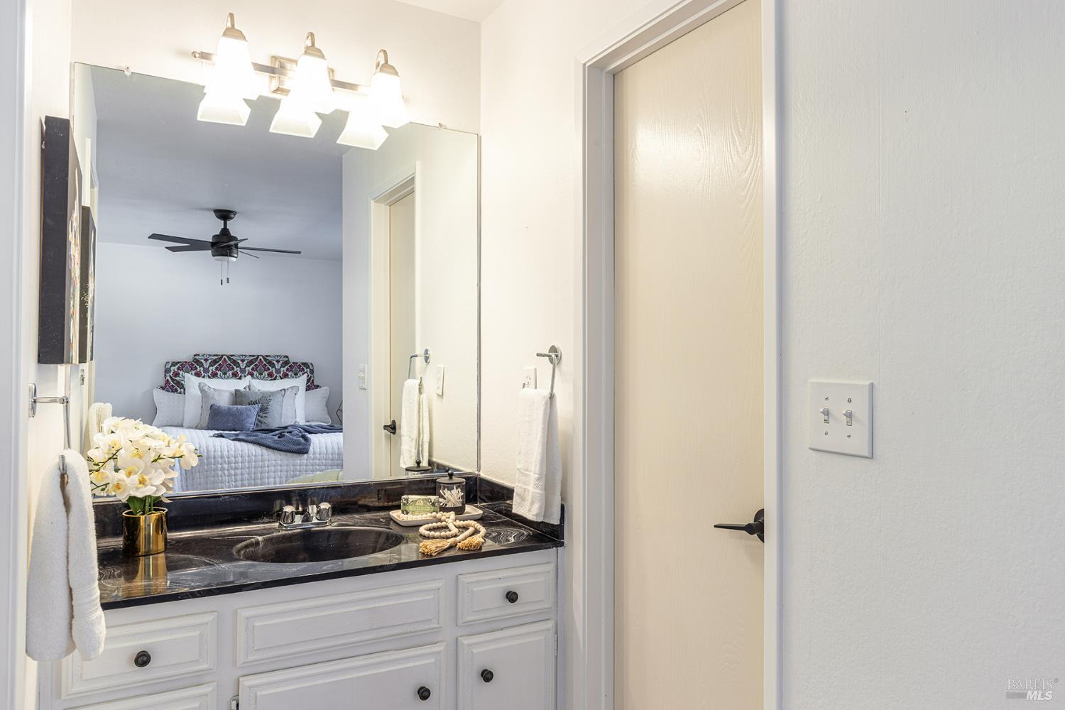 2576 Hidden Valley Ln