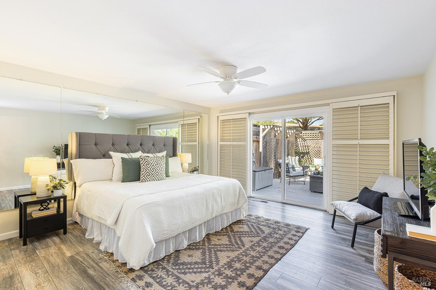 2576 Hidden Valley Ln