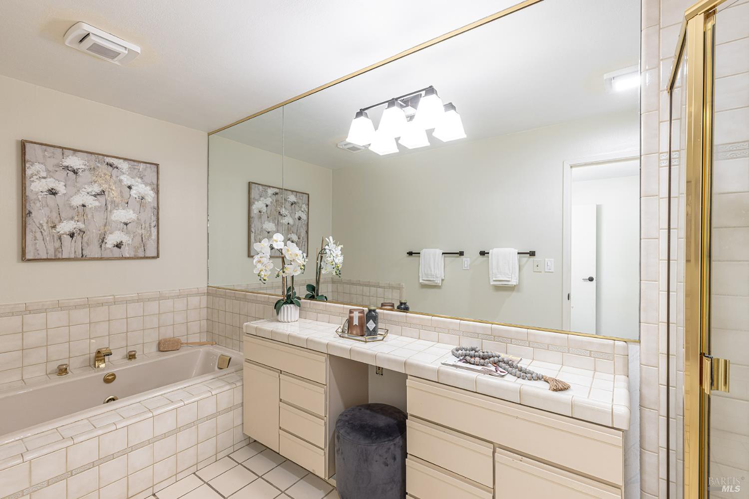 2576 Hidden Valley Ln