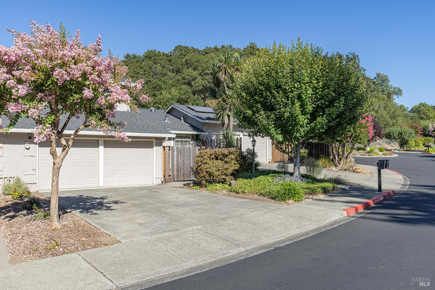 2576 Hidden Valley Ln