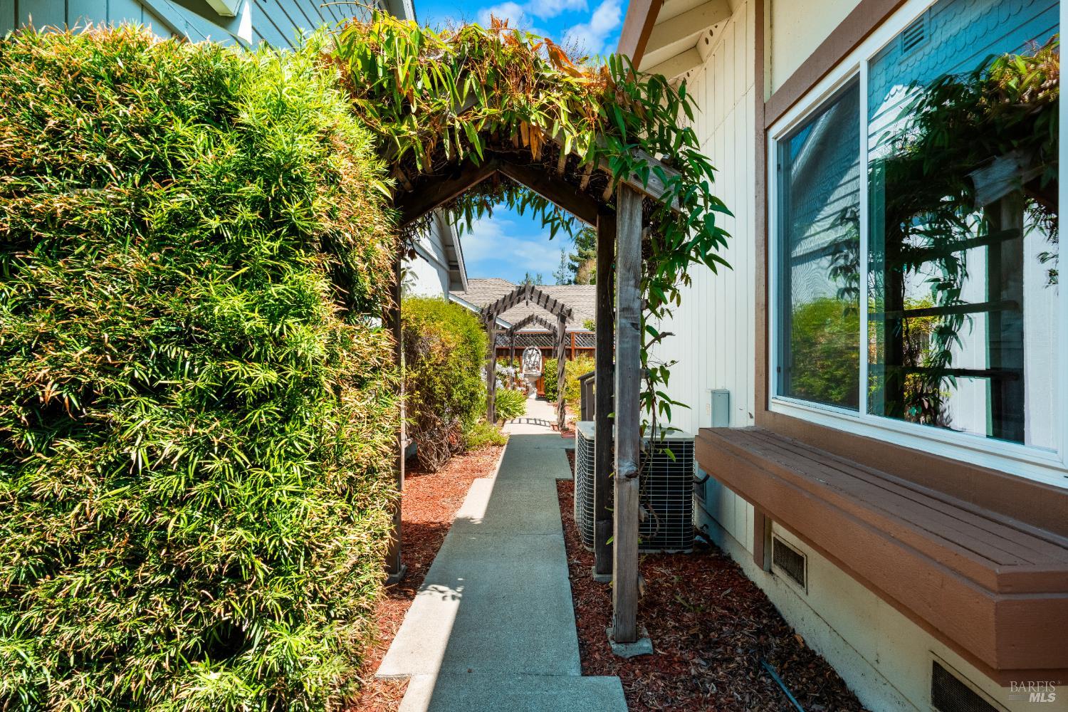 31 S Temelec Cir