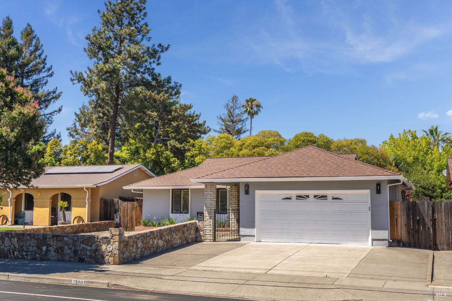 1560 Salvador Ave